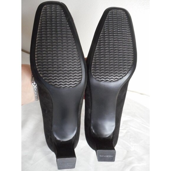 NWOB Naturalizer Black Suede Pumps Womens Sz 9M 2.5" heel - Picture 8 of 8